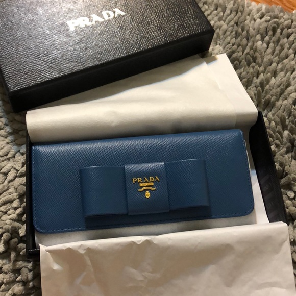 Prada Handbags - Prada Wallet (NEW)